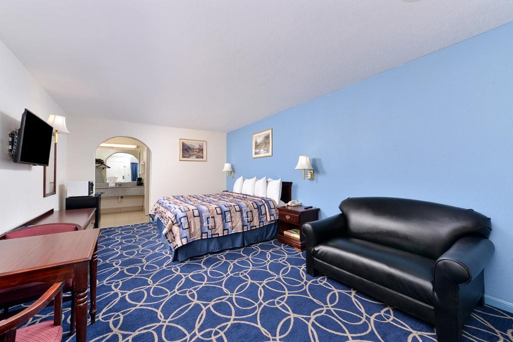 Americas Best Value Inn And Suites Houston/Northwest Brookhollow Habitación foto